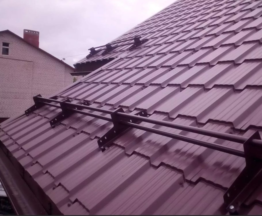 Монтаж системы снегозадержания)