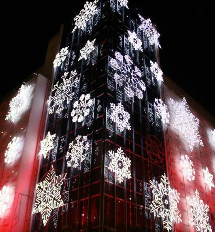 Новогоднее оформление фасадов)